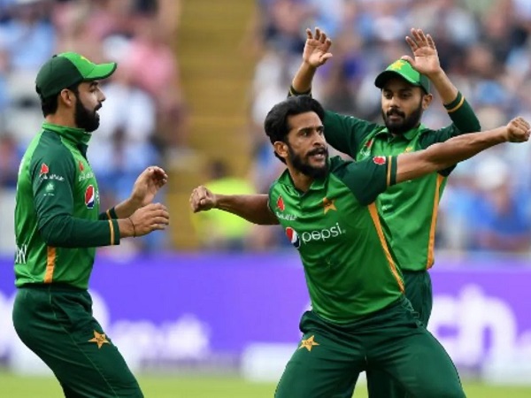 गेंदबाजी आक्रमण का नेतृत्व करने के लिए वकार ने हसन अली का समर्थन किया