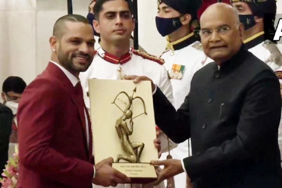 शिखर धवन को मिला अर्जुन पुरस्कार, नीरज चोपड़ा भी हुए सम्मानित