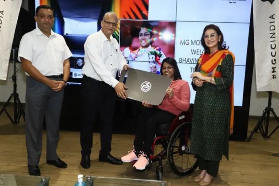 पैरालिंपियन भाविना पटेल को MG मोटर इंडिया ने गिफ्ट की कस्टमाइज हेक्टर एसयूवी