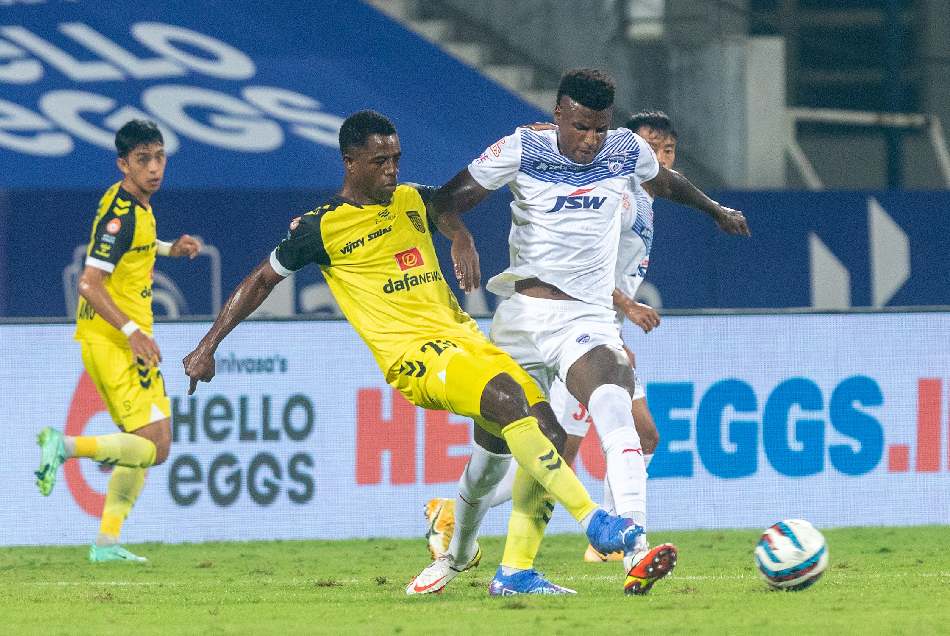 ISL 2021-22: हैदराबाद एफसी ने बढ़ाई बेंगलुरू की मुश्किलें, पहली बार सुनील छेत्री की टीम को हराया