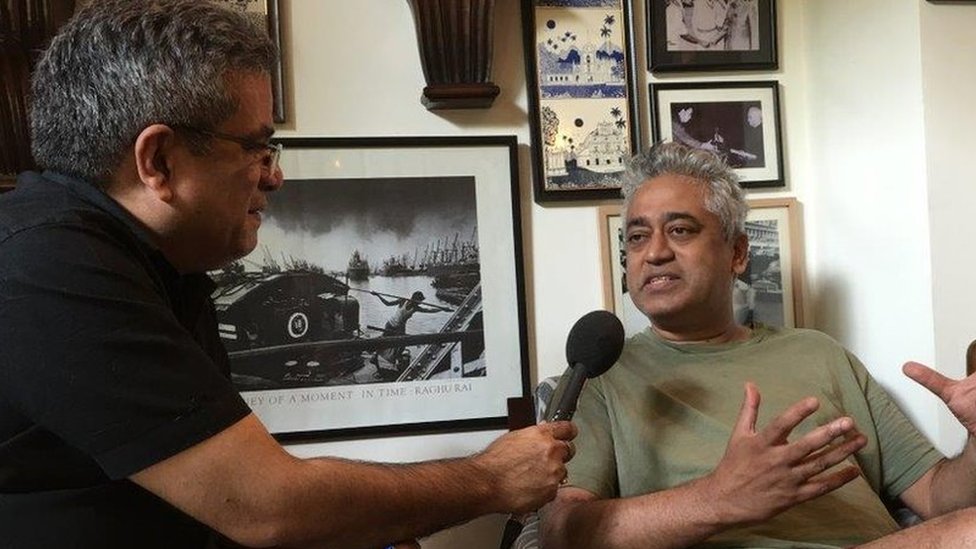 राजदीप सरदेसाई के साथ बात करते रेहान फ़ज़ल