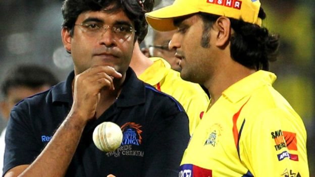 चेन्नई सुपर किग्स के सहमालिक गुरूनात मय्यपन और कप्तान महेंद्र सिंह धोनी
