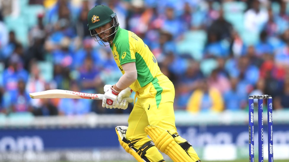 वर्ल्ड कप 2019: गेंद लगने के बाद भी आख़िर क्यों नहीं गिर रहीं गिल्लियां